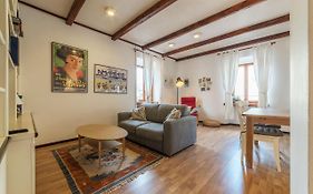 Colosseo Modern Apartment